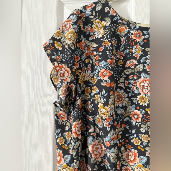 LOFT Plus Charcoal Floral Blouse 🧡 Size 18 - Picture 2 of 8